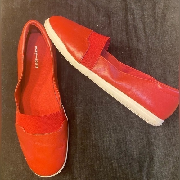 Easy Spirit serouce women’s loafers in red preloved almost new. Size 10W leather - Picture 1 of 6